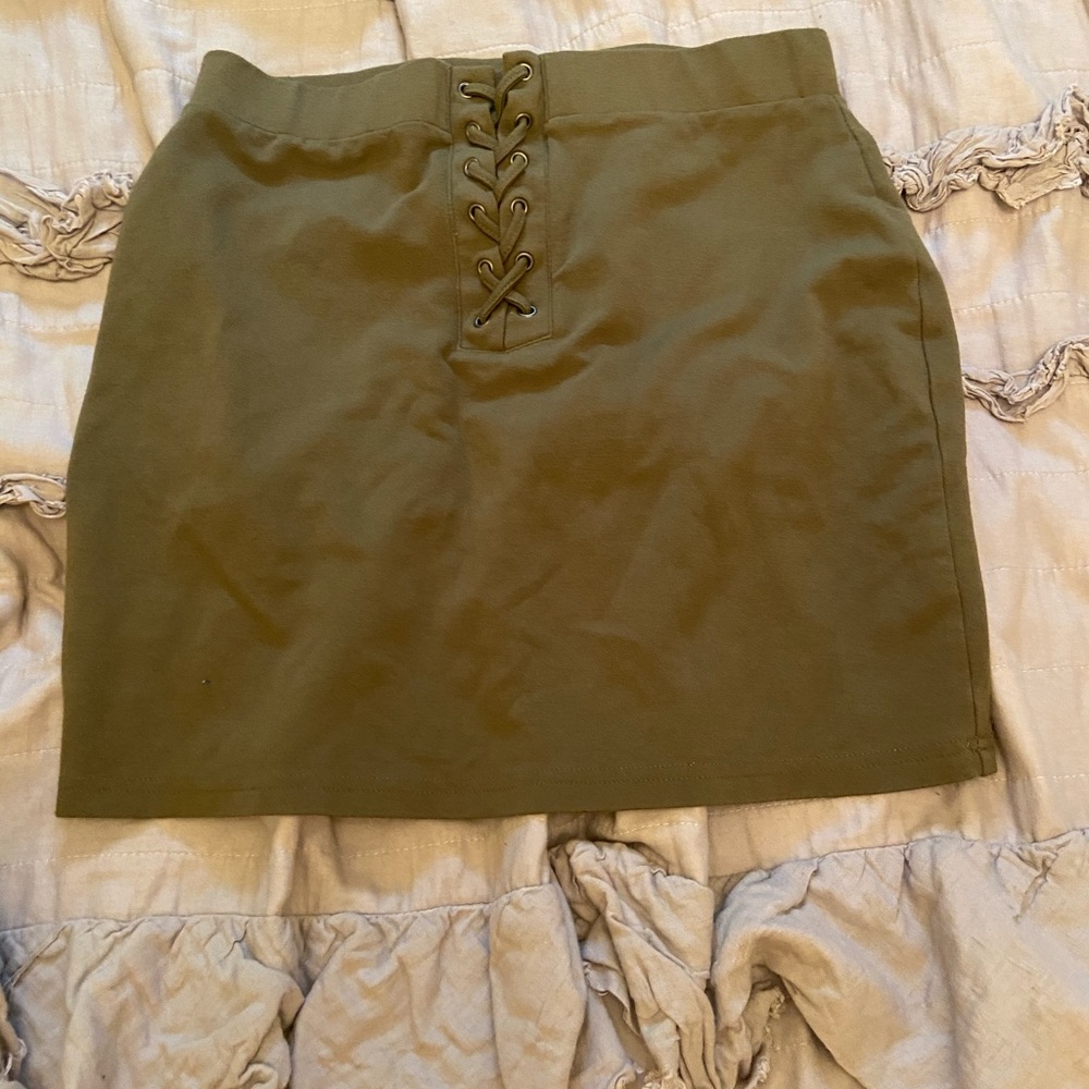 Forever 21-large- skirt